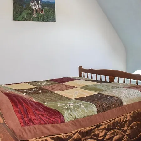 4 Bedroom Pet Friendly In Ploumilliau Hébergement de vacances Kermeur