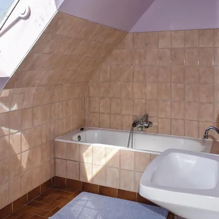 4 Bedroom Pet Friendly In Ploumilliau Kermeur